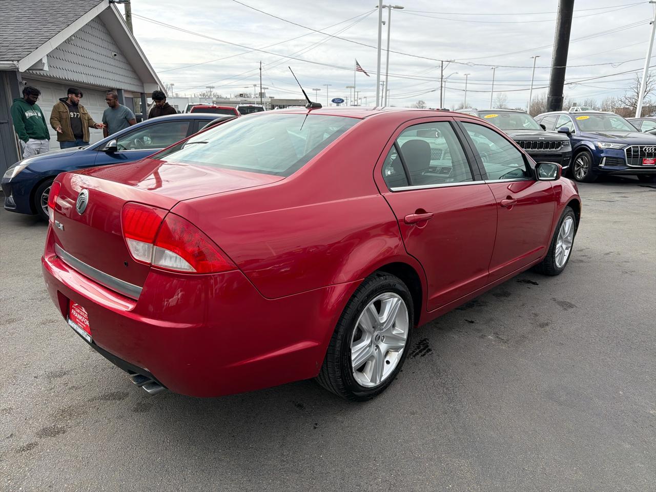 Mercury Milan 4dr Sdn FWD 2010