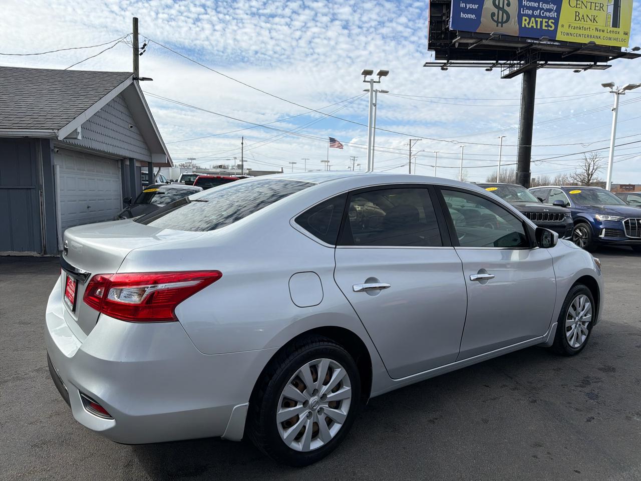 Nissan Sentra 4dr Sdn I4 CVT S 2016