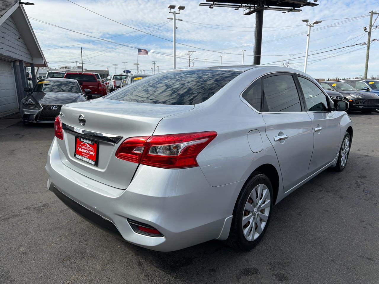 Nissan Sentra 4dr Sdn I4 CVT S 2016