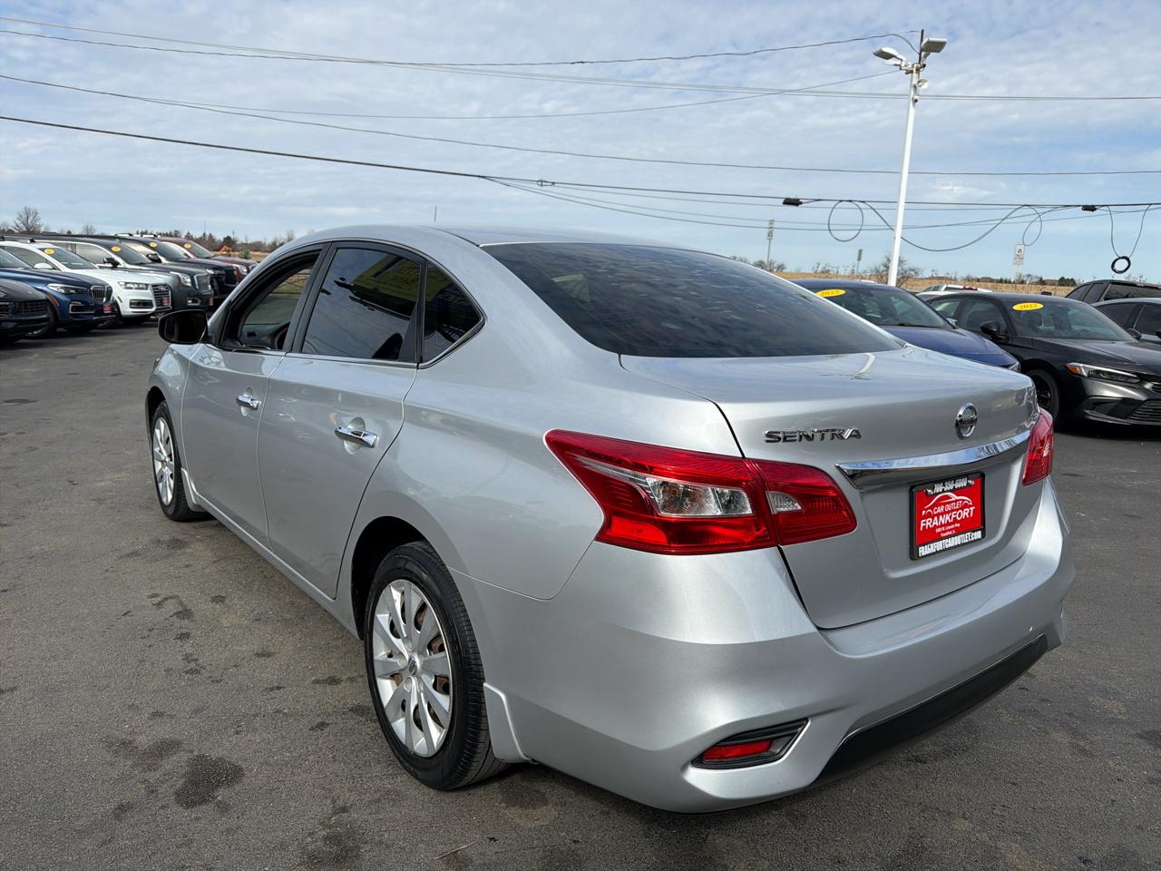 Nissan Sentra 4dr Sdn I4 CVT S 2016
