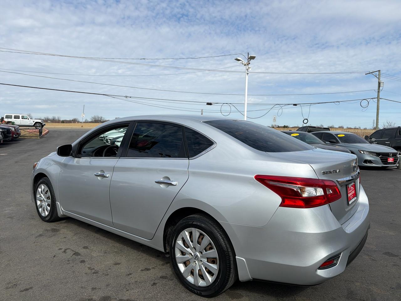 Nissan Sentra 4dr Sdn I4 CVT S 2016