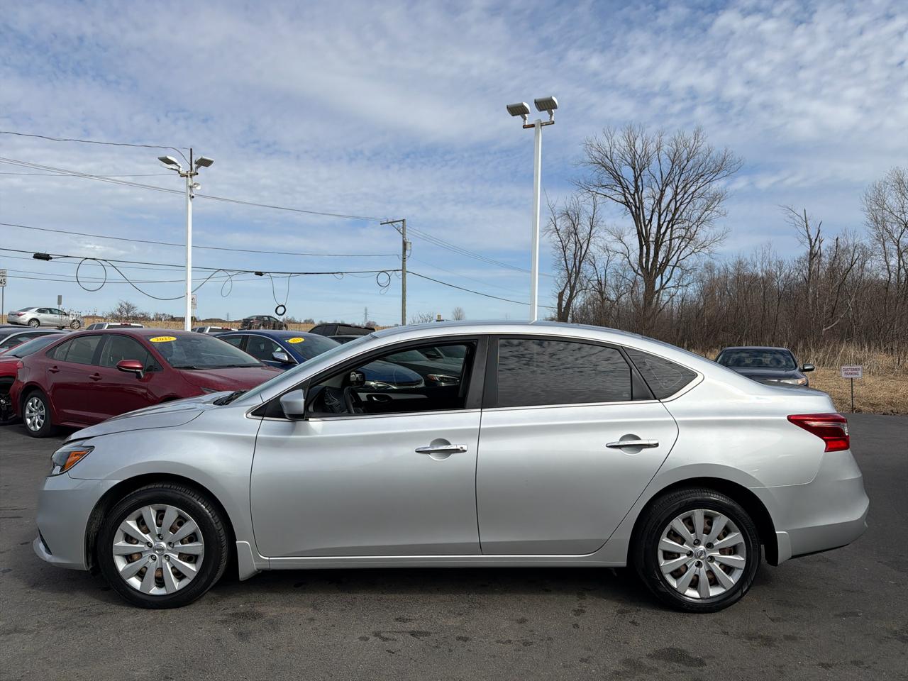 Nissan Sentra 4dr Sdn I4 CVT S 2016