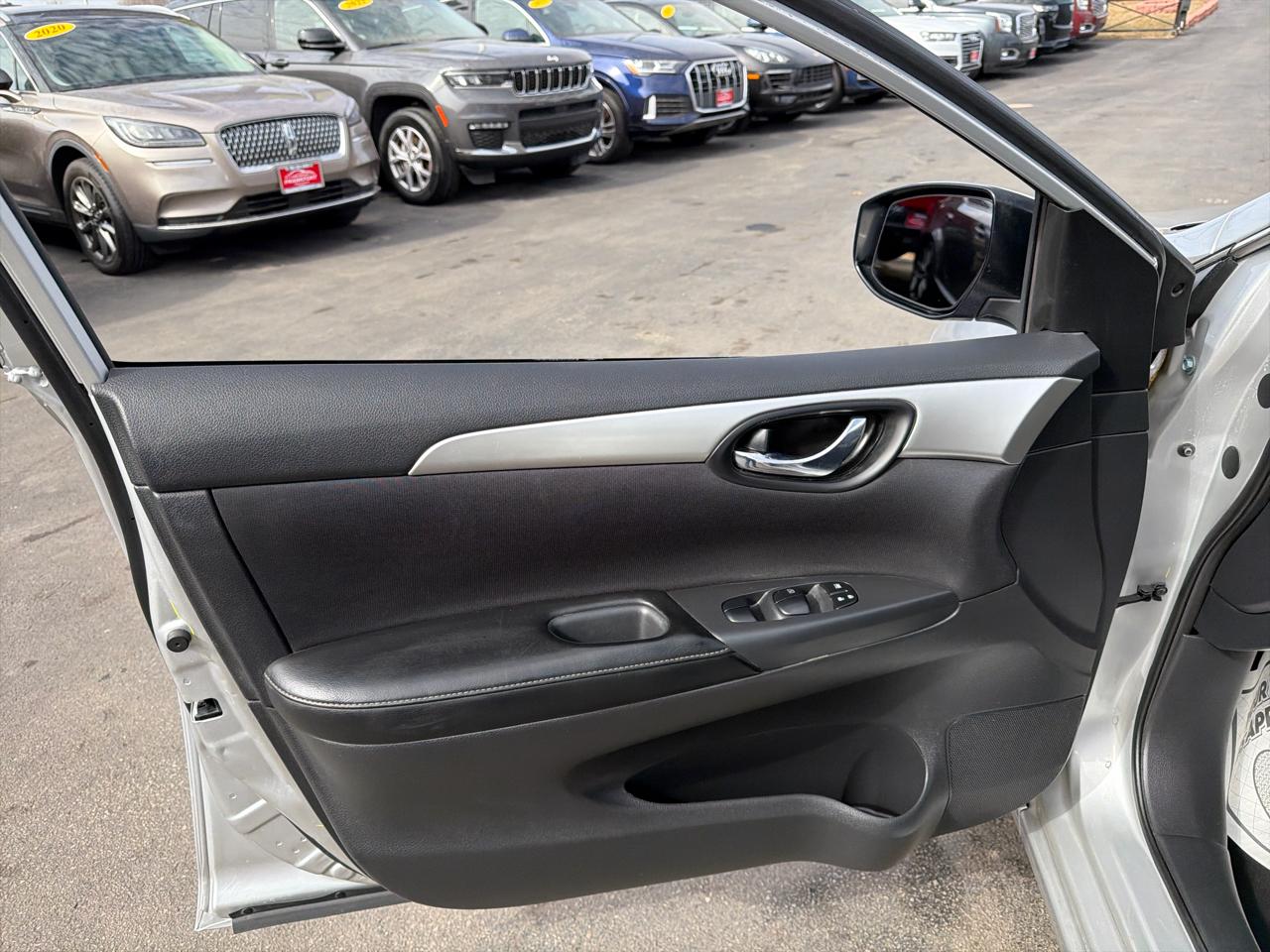 Nissan Sentra 4dr Sdn I4 CVT S 2016