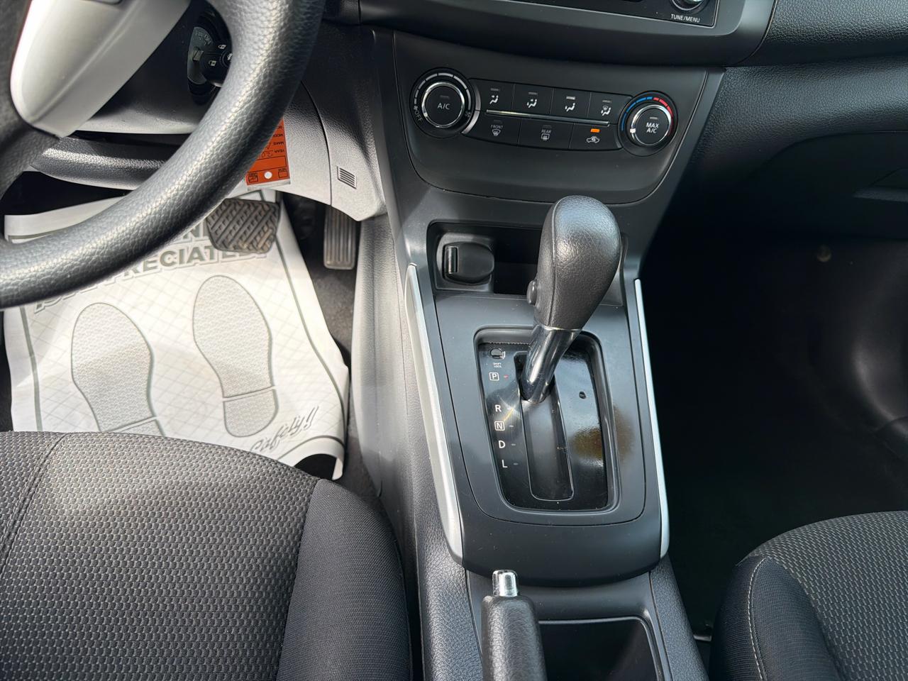 Nissan Sentra 4dr Sdn I4 CVT S 2016