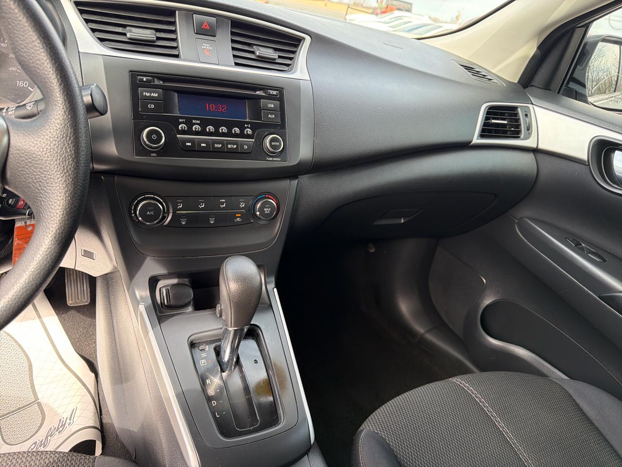 Nissan Sentra 4dr Sdn I4 CVT S 2016