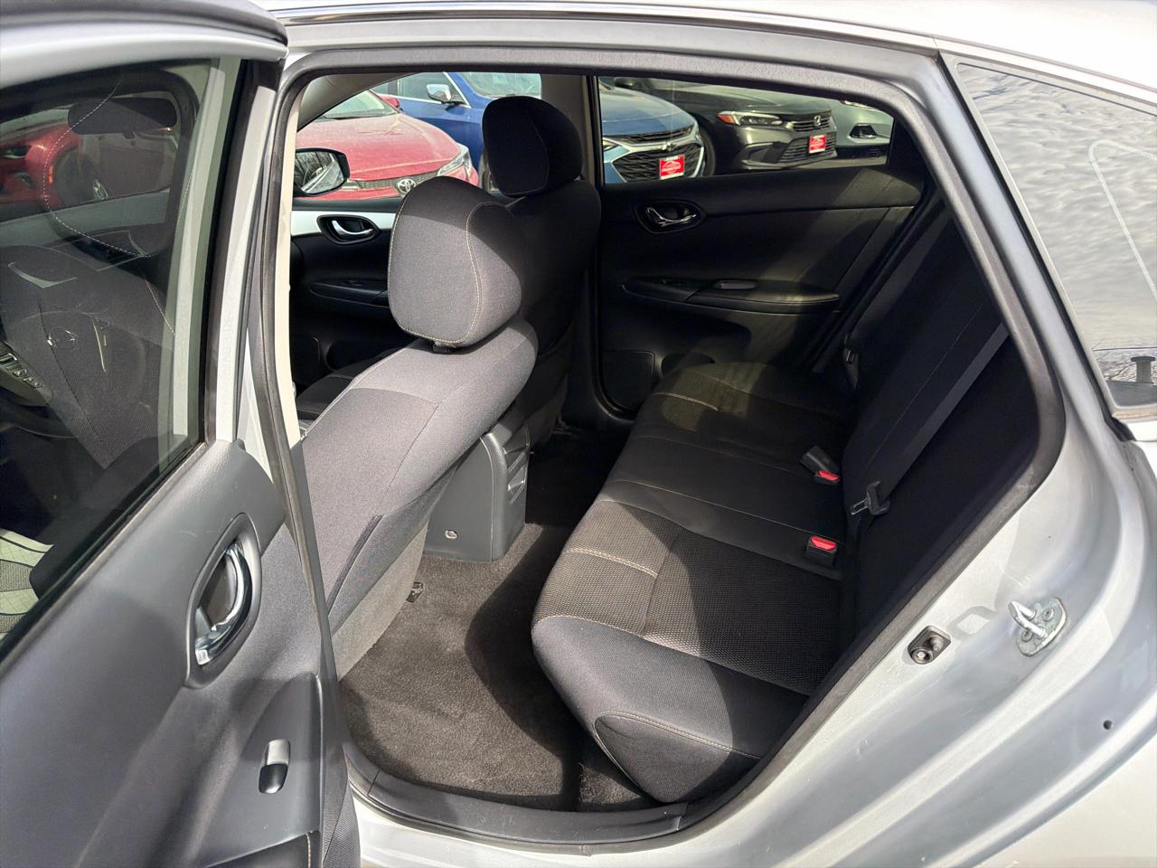 Nissan Sentra 4dr Sdn I4 CVT S 2016