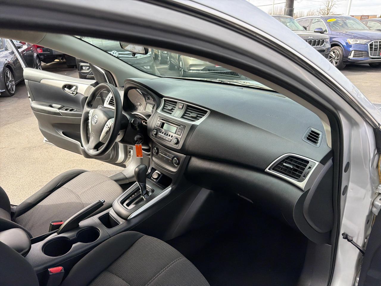 Nissan Sentra 4dr Sdn I4 CVT S 2016