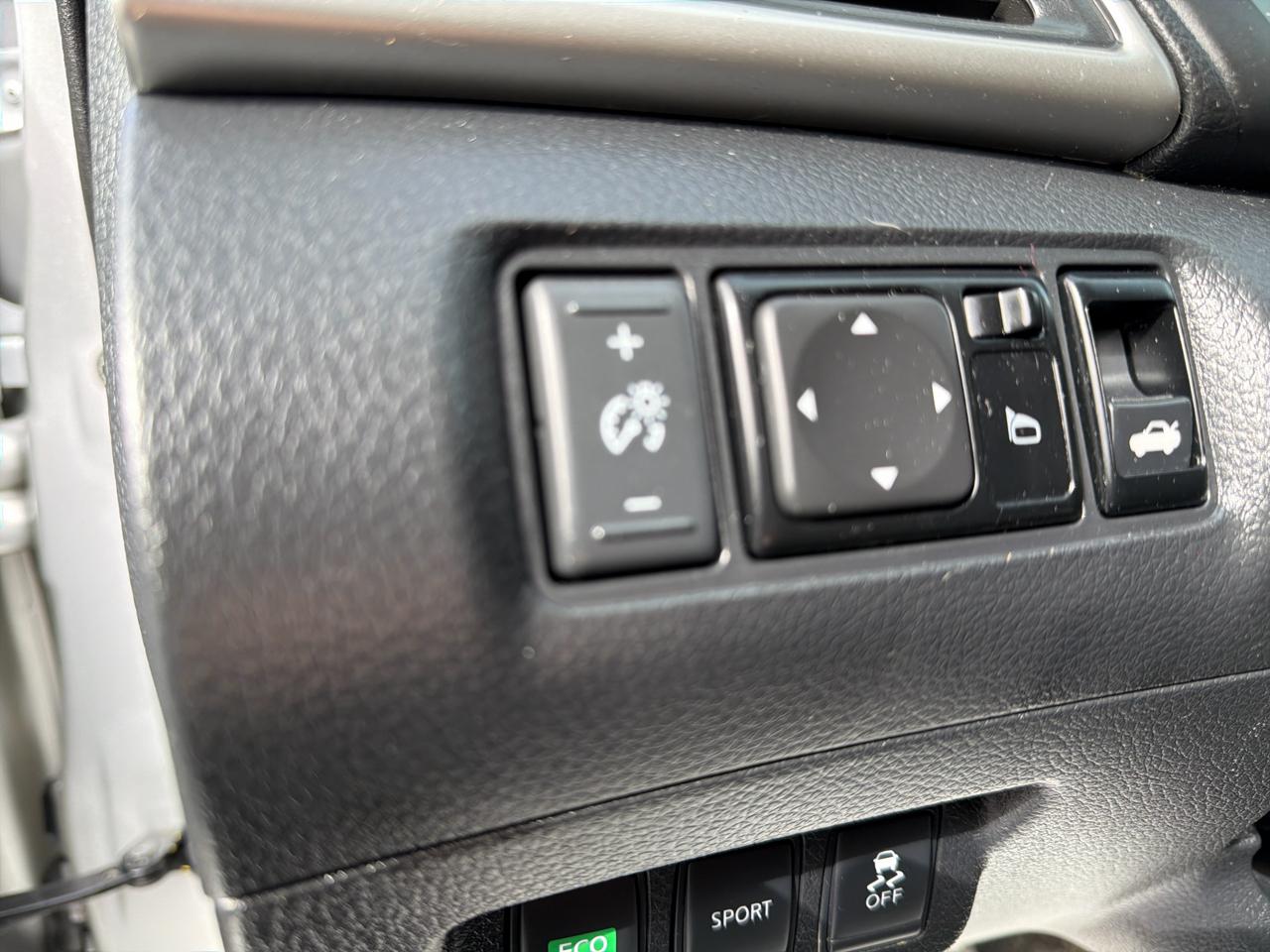 Nissan Sentra 4dr Sdn I4 CVT S 2016