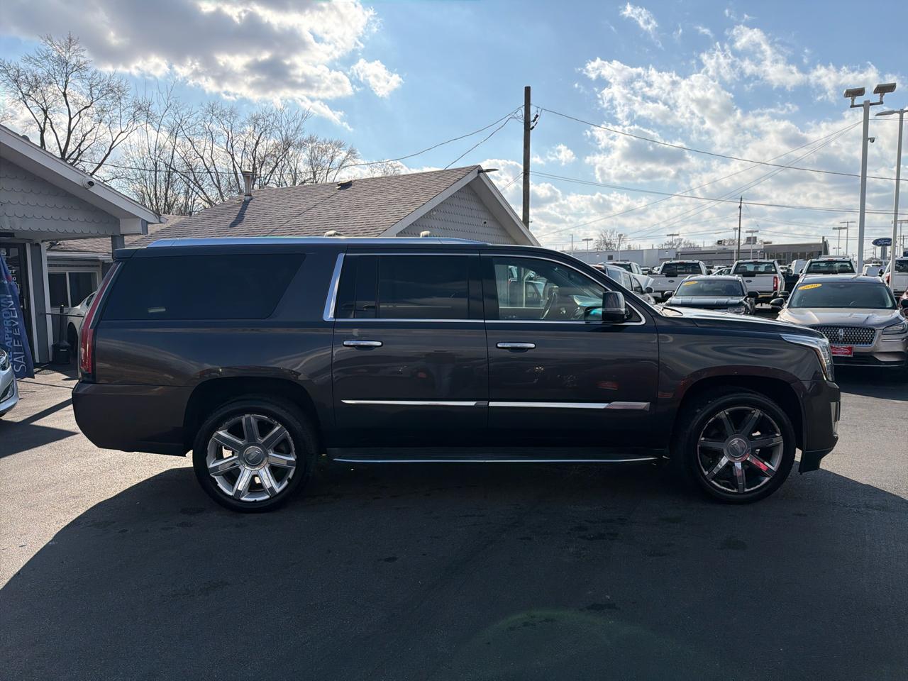 Cadillac Escalade ESV 4WD 4dr Luxury Collection 2016
