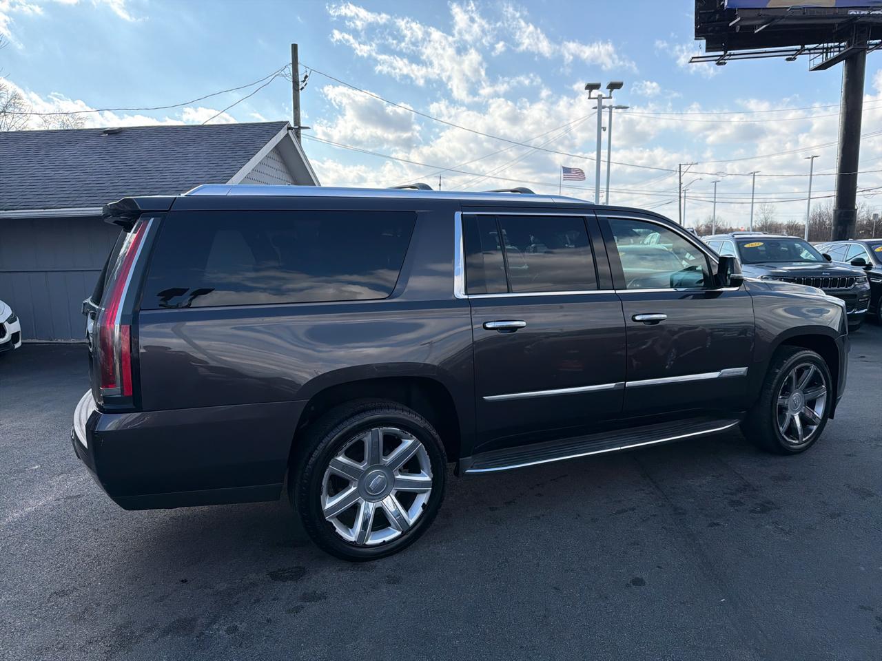 Cadillac Escalade ESV 4WD 4dr Luxury Collection 2016