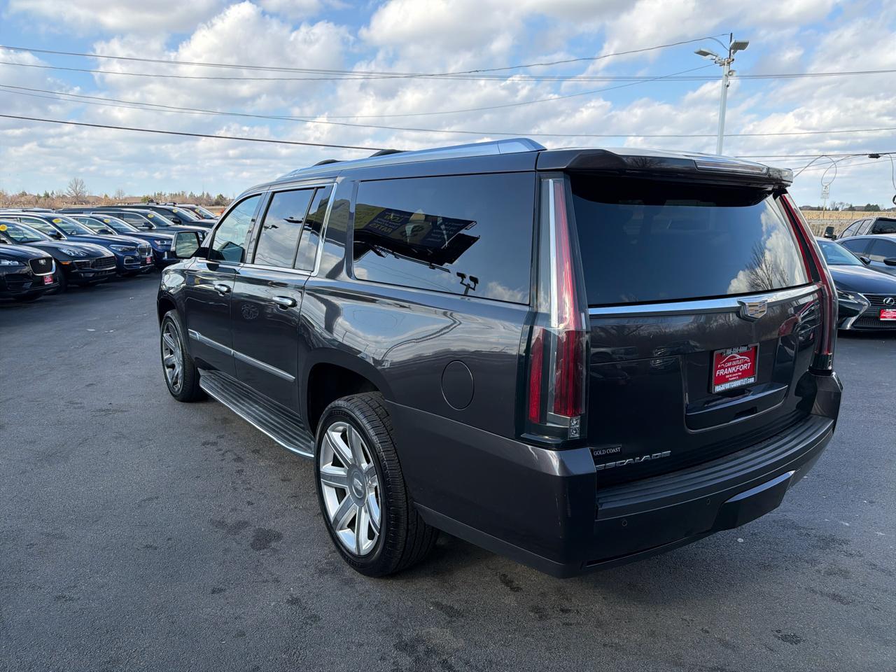 Cadillac Escalade ESV 4WD 4dr Luxury Collection 2016