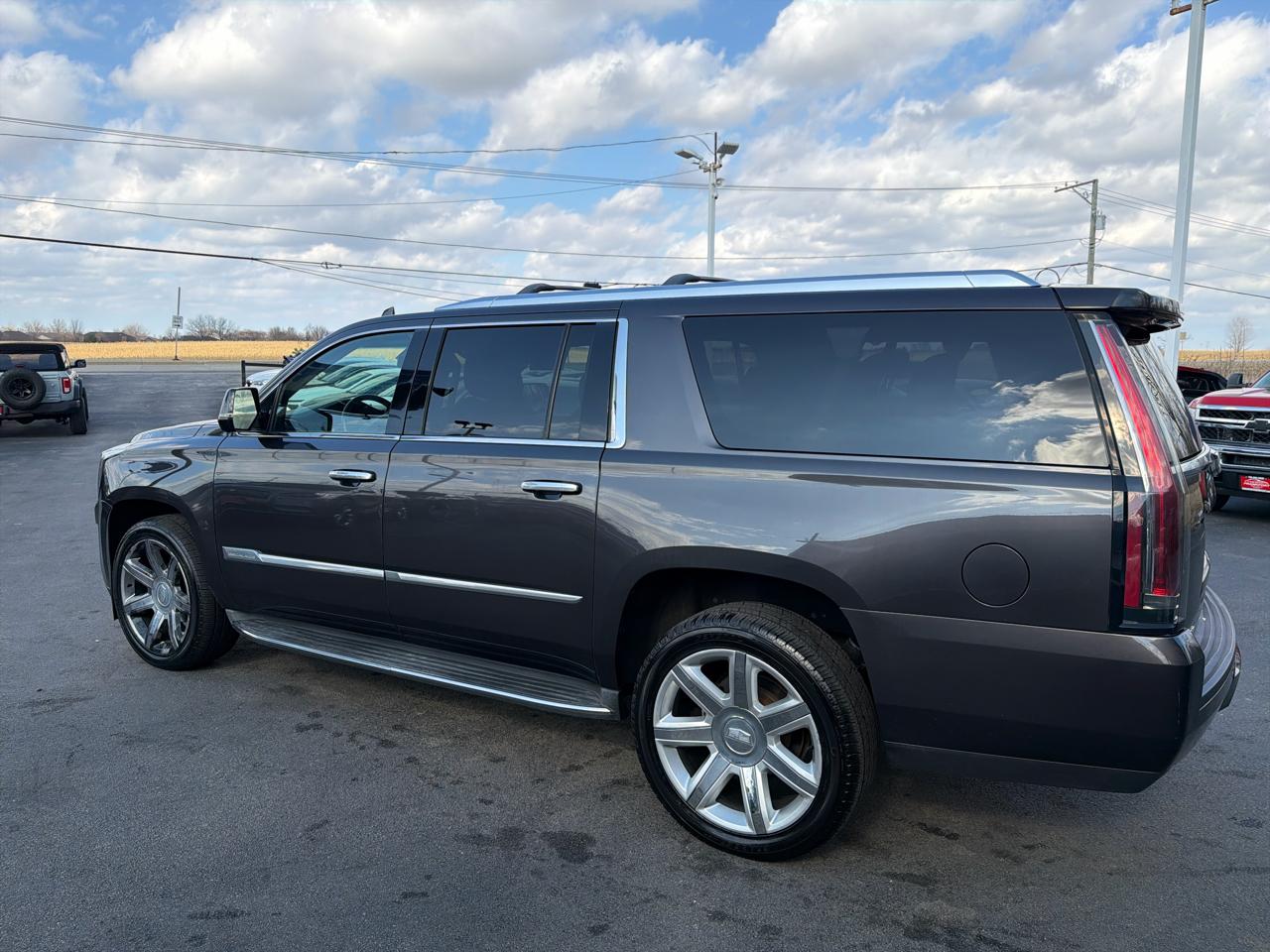 Cadillac Escalade ESV 4WD 4dr Luxury Collection 2016