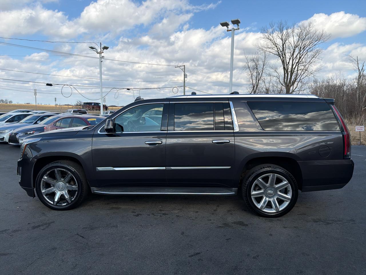 Cadillac Escalade ESV 4WD 4dr Luxury Collection 2016