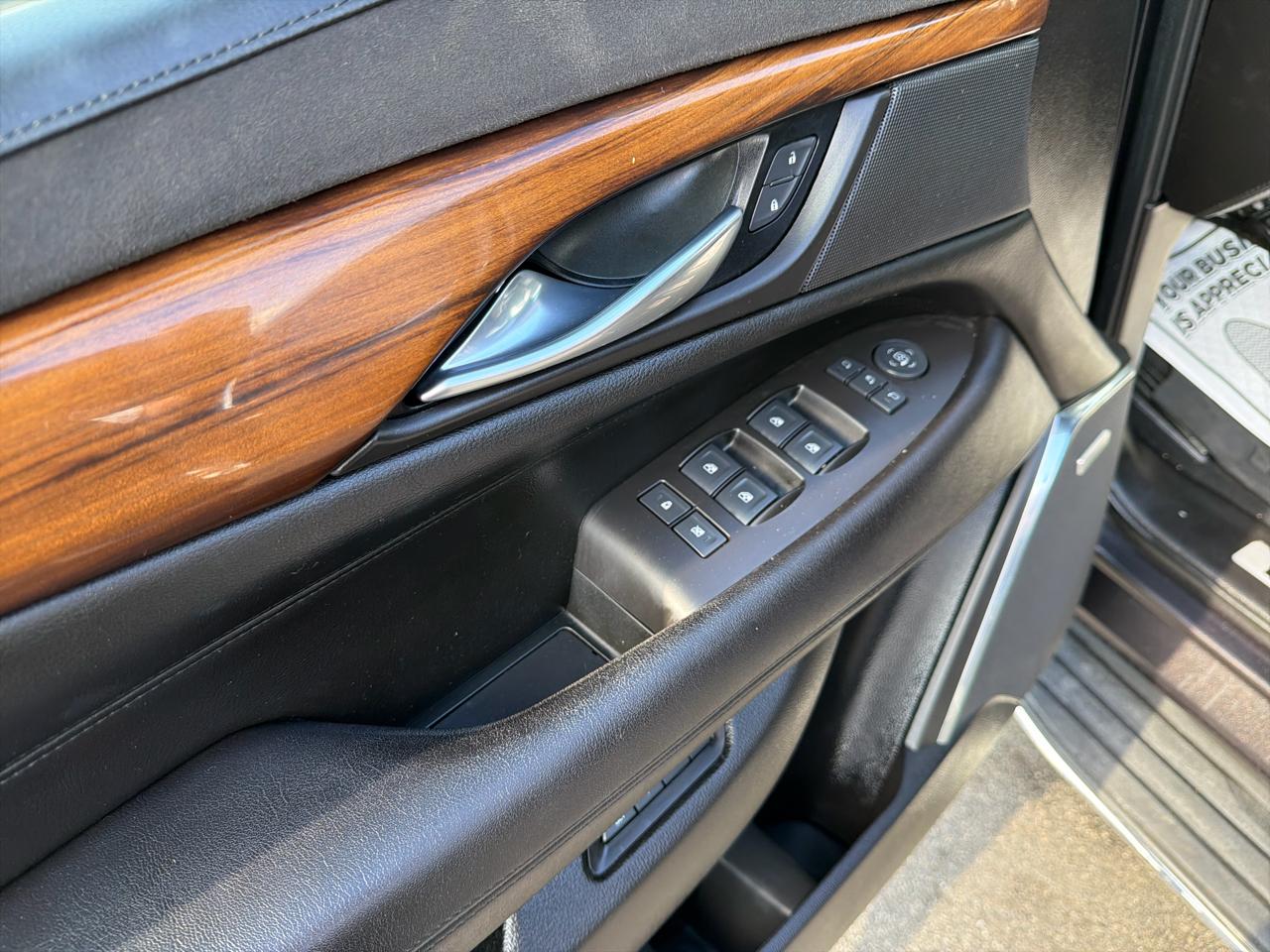 Cadillac Escalade ESV 4WD 4dr Luxury Collection 2016