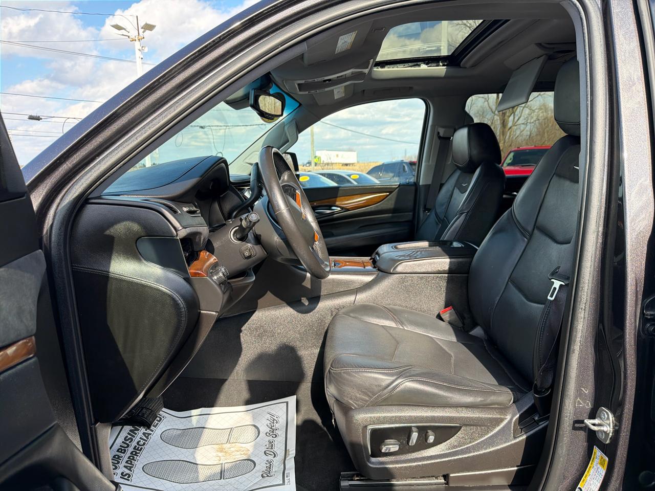 Cadillac Escalade ESV 4WD 4dr Luxury Collection 2016