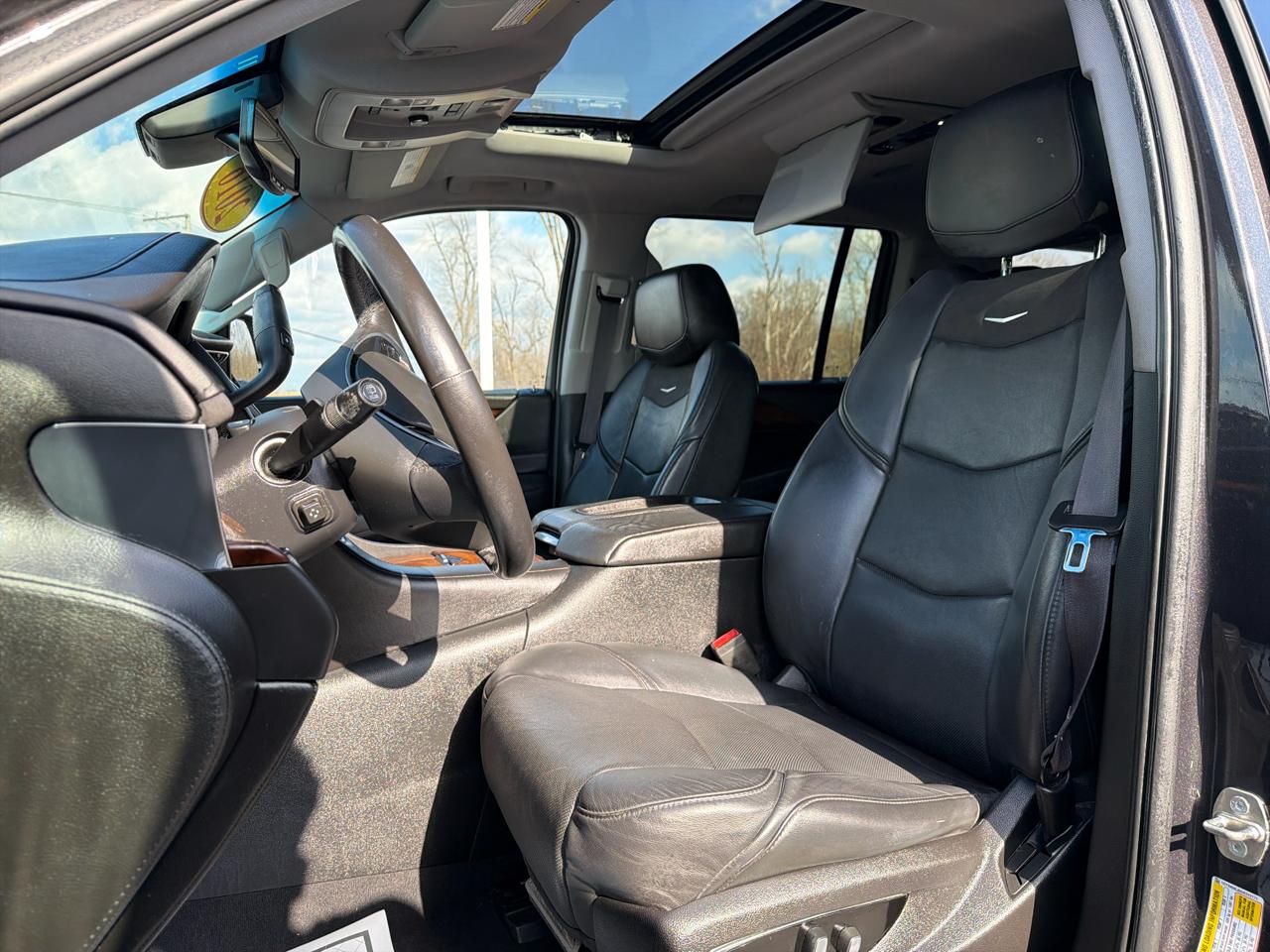 Cadillac Escalade ESV 4WD 4dr Luxury Collection 2016