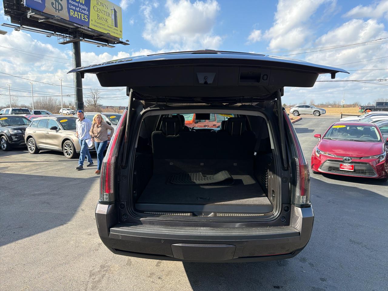 Cadillac Escalade ESV 4WD 4dr Luxury Collection 2016