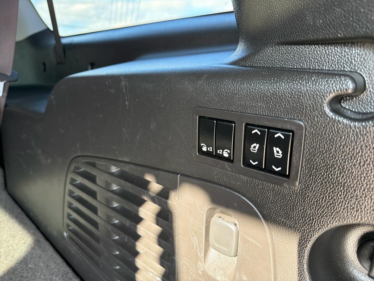 Cadillac Escalade ESV 4WD 4dr Luxury Collection 2016