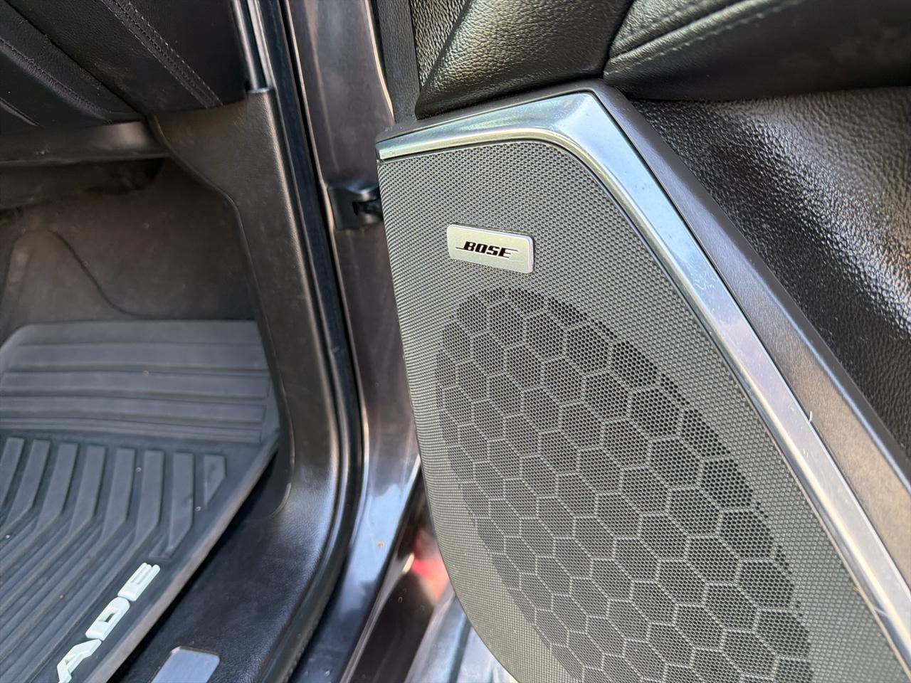 Cadillac Escalade ESV 4WD 4dr Luxury Collection 2016