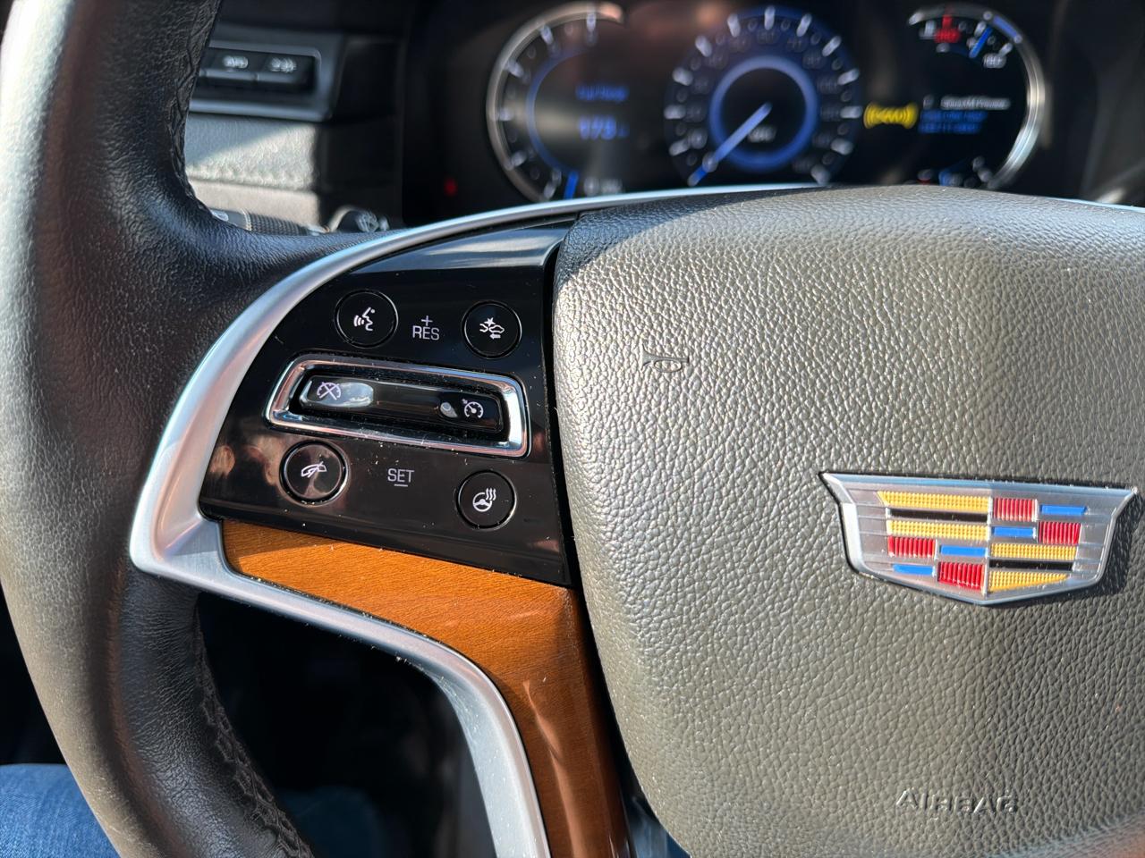 Cadillac Escalade ESV 4WD 4dr Luxury Collection 2016