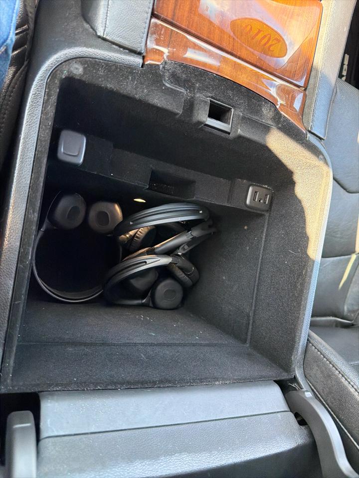 Cadillac Escalade ESV 4WD 4dr Luxury Collection 2016