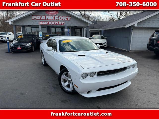 White 2014 Dodge Challenger SXT RWD Coupe Rear-Wheel Drive Automatic