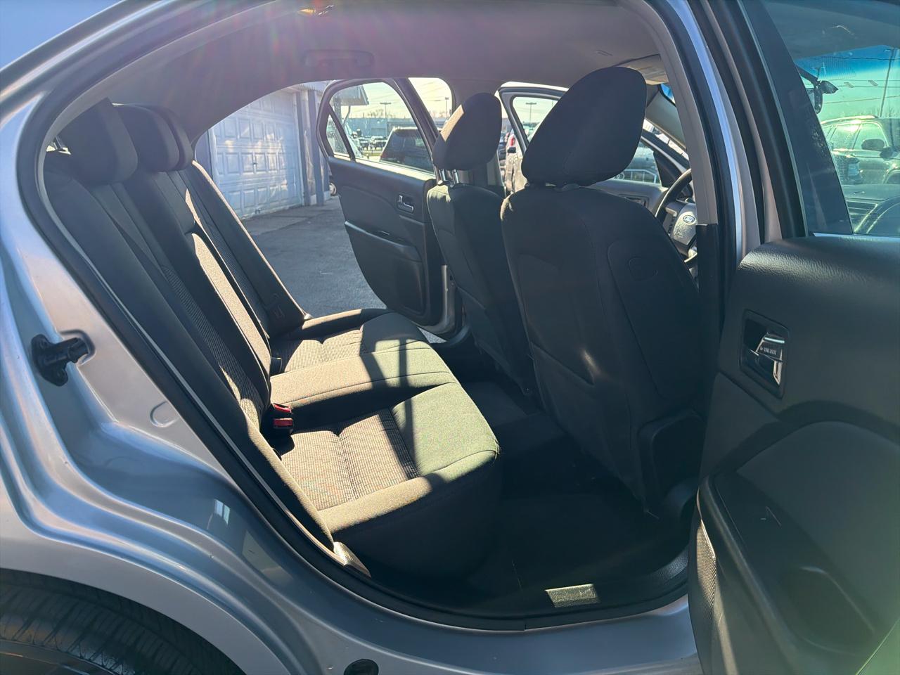 Ford Fusion 4dr Sdn SE FWD 2010