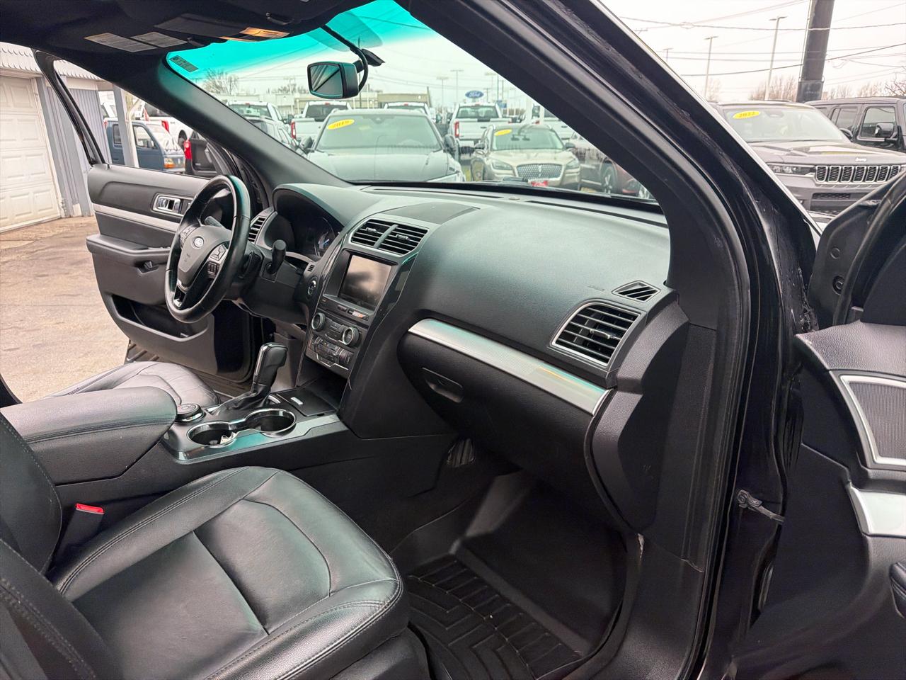 Ford Explorer 4WD 4dr XLT 2016