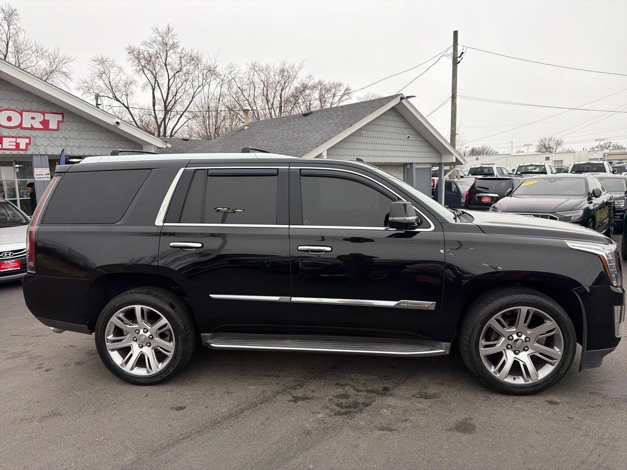 Cadillac Escalade 4WD 4dr Luxury 2015