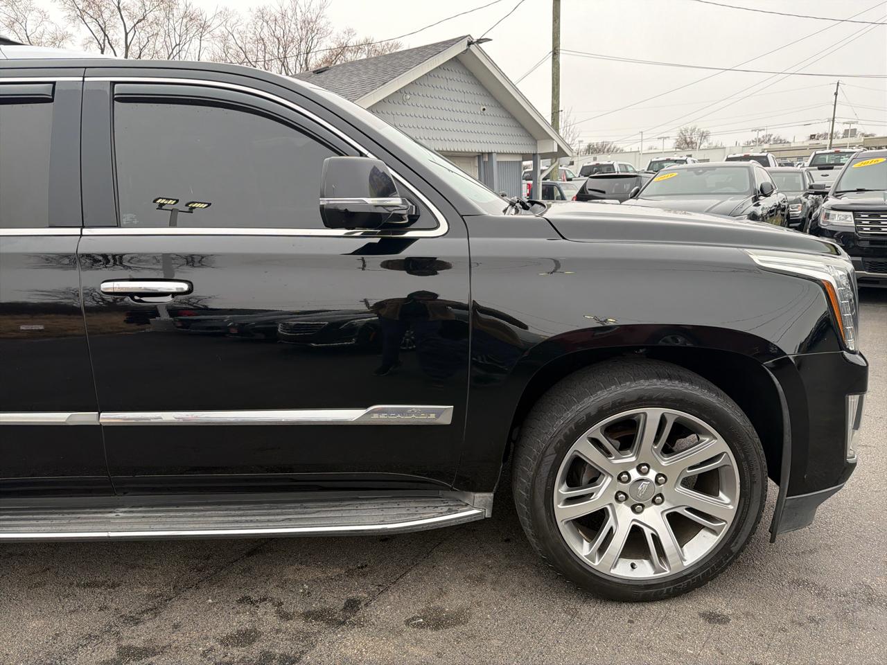 Cadillac Escalade 4WD 4dr Luxury 2015