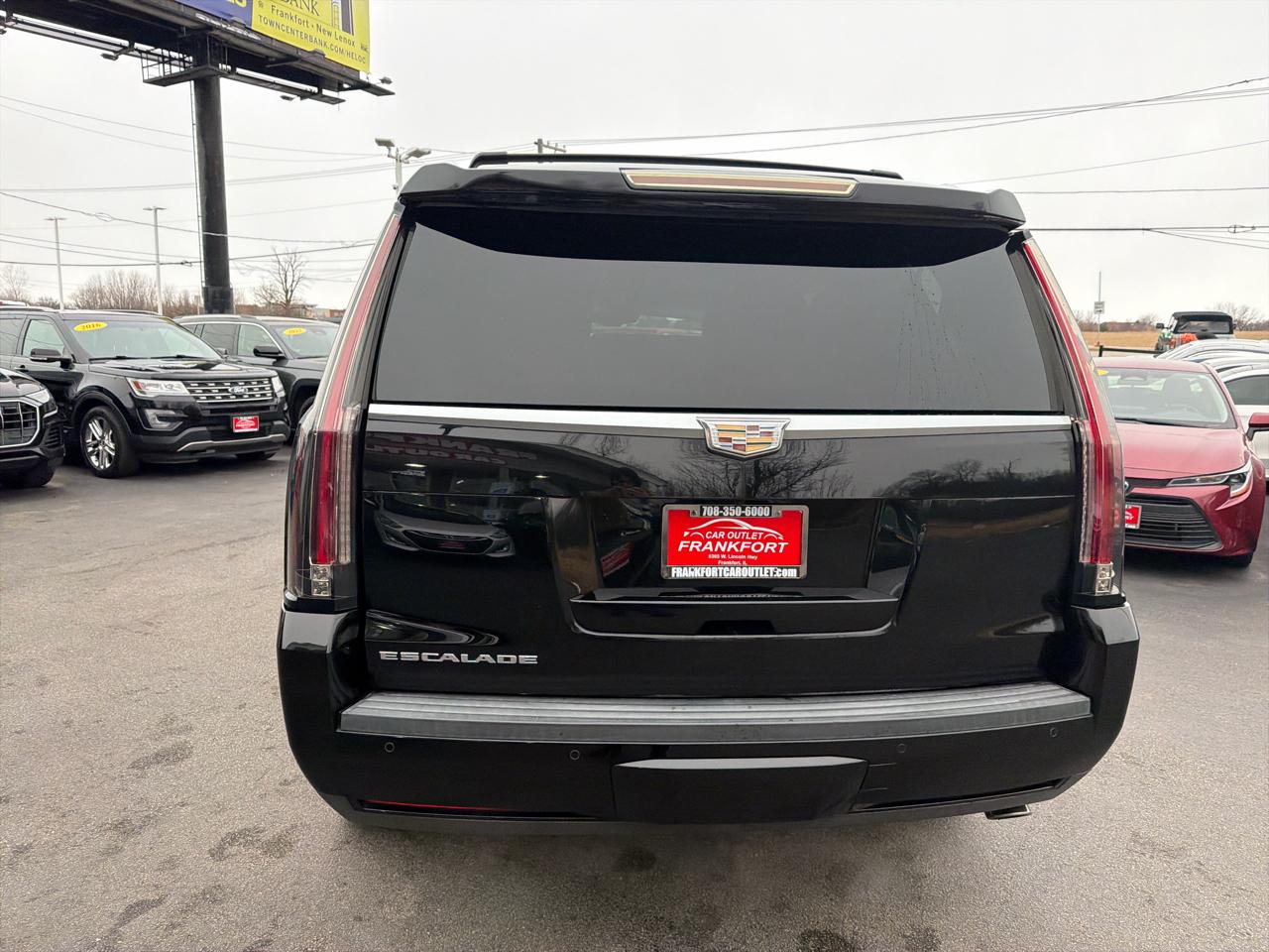 Cadillac Escalade 4WD 4dr Luxury 2015