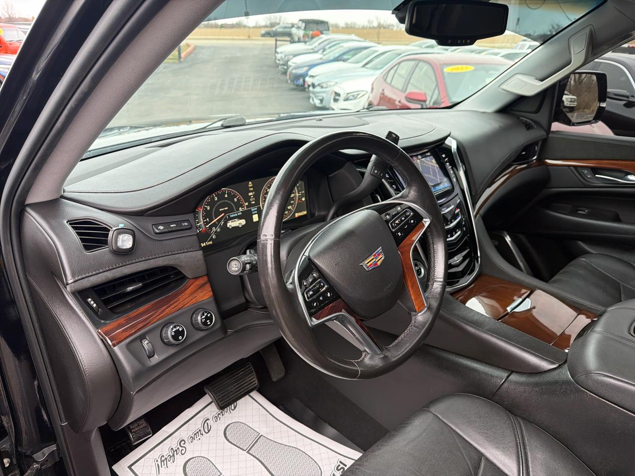 Cadillac Escalade 4WD 4dr Luxury 2015