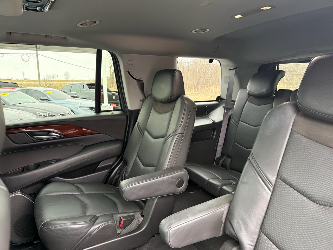 Cadillac Escalade 4WD 4dr Luxury 2015