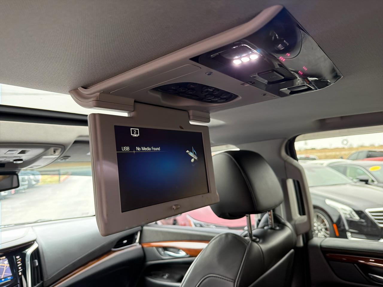 Cadillac Escalade 4WD 4dr Luxury 2015