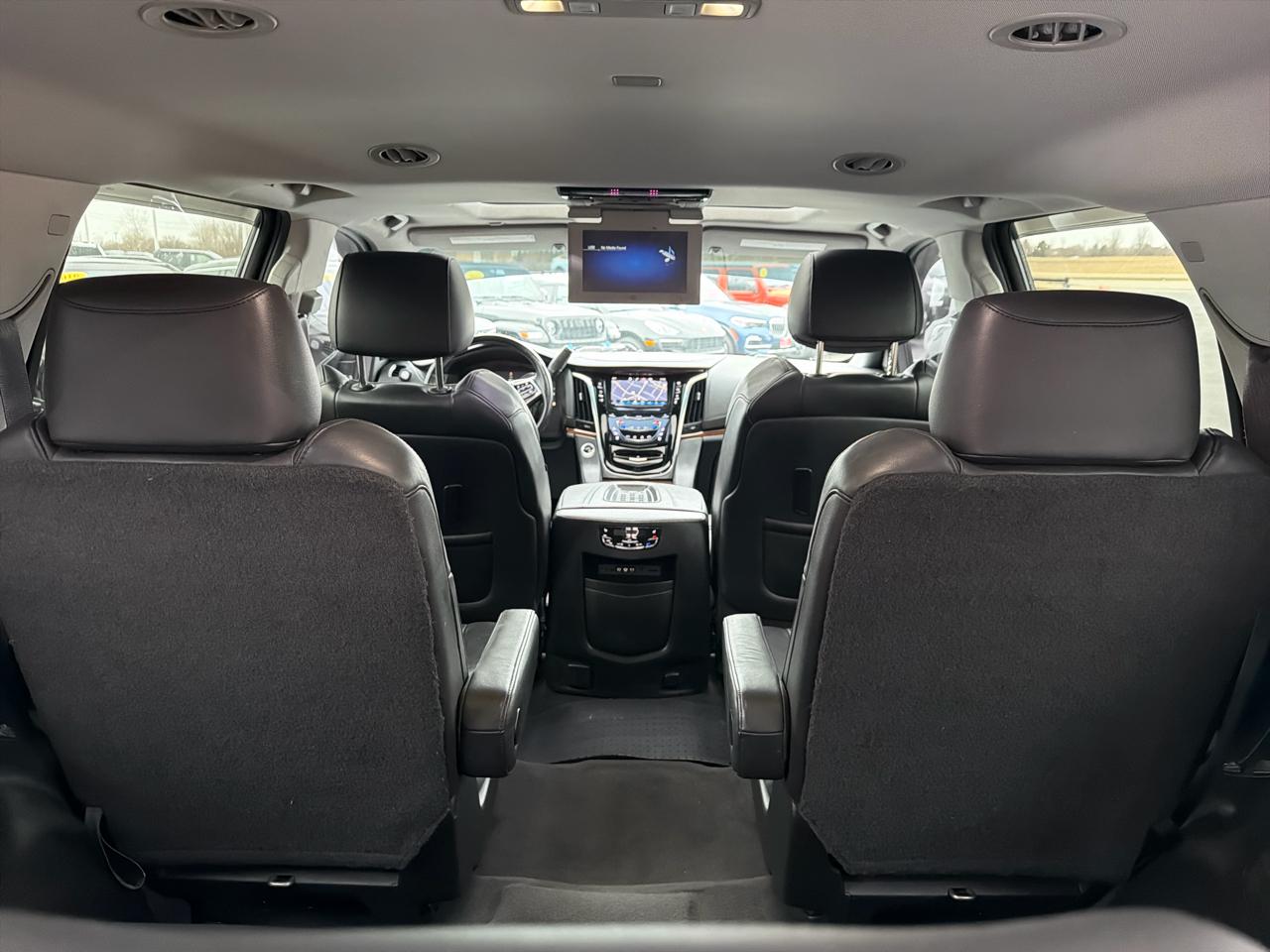 Cadillac Escalade 4WD 4dr Luxury 2015