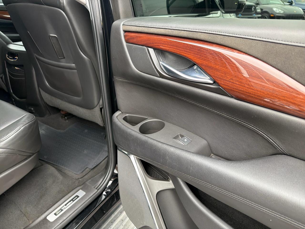 Cadillac Escalade 4WD 4dr Luxury 2015