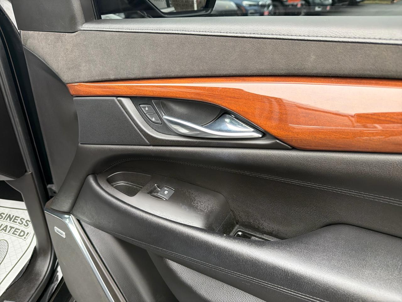 Cadillac Escalade 4WD 4dr Luxury 2015