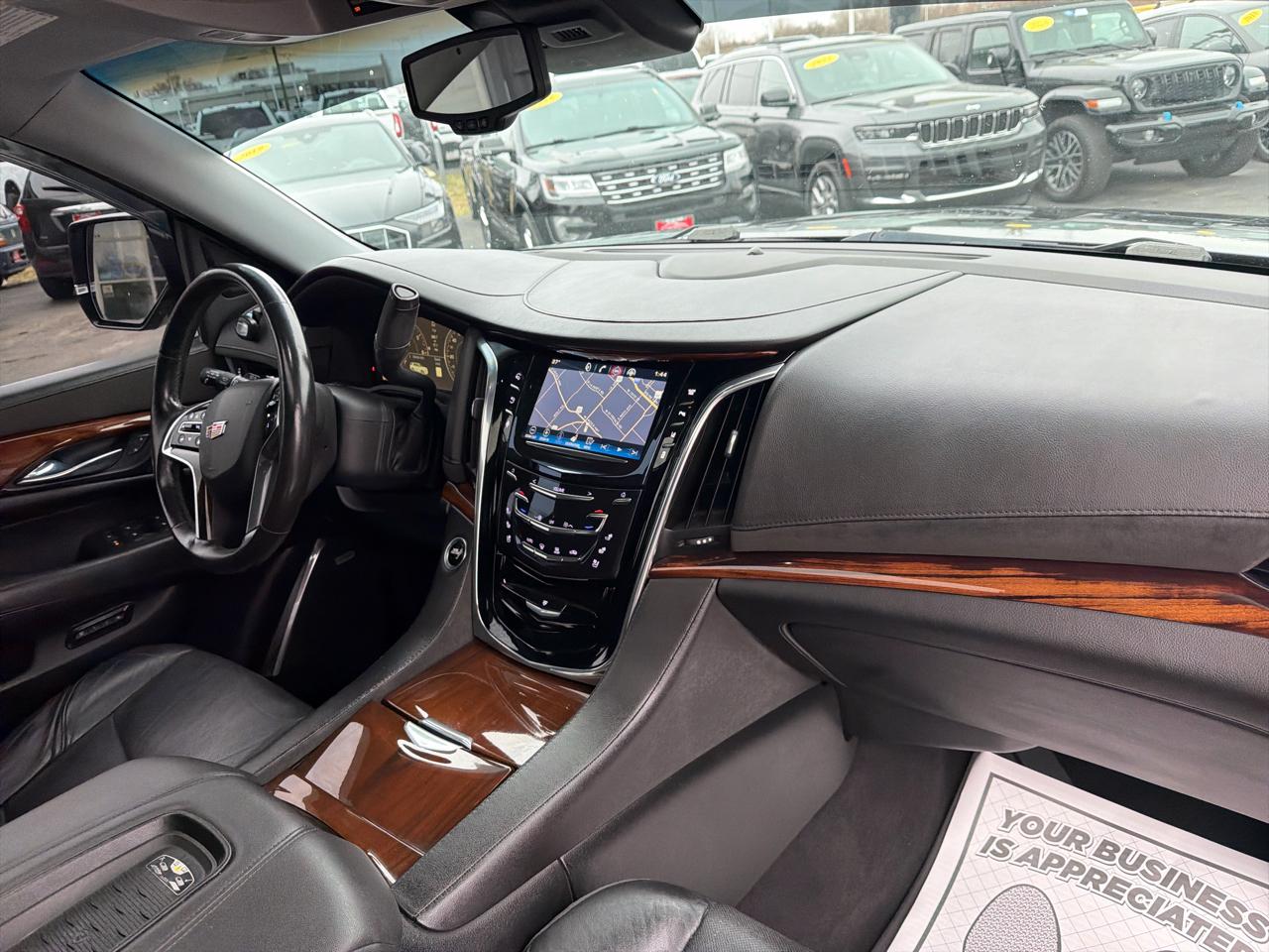 Cadillac Escalade 4WD 4dr Luxury 2015