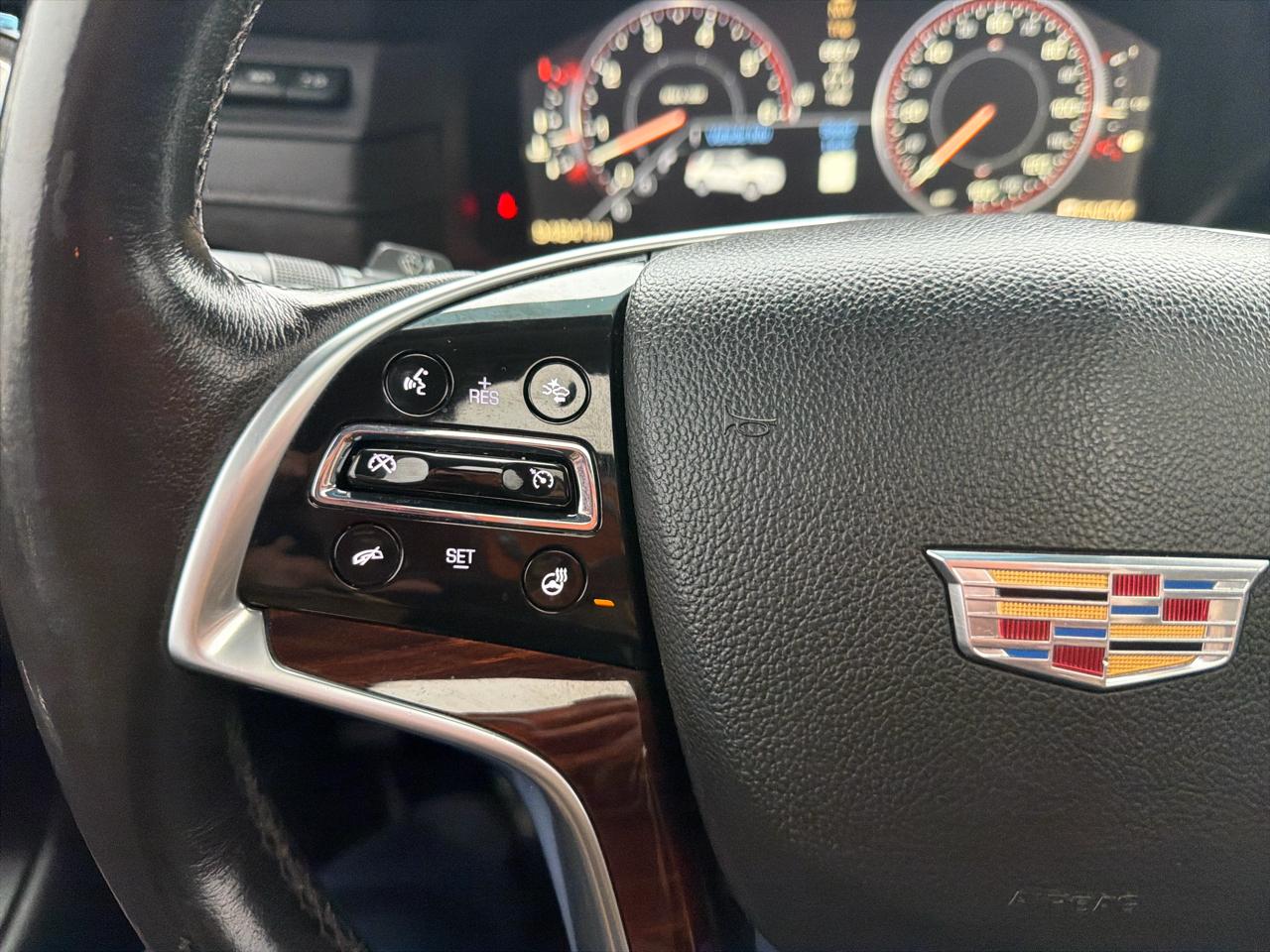 Cadillac Escalade 4WD 4dr Luxury 2015