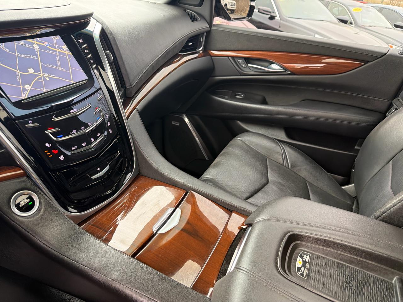 Cadillac Escalade 4WD 4dr Luxury 2015