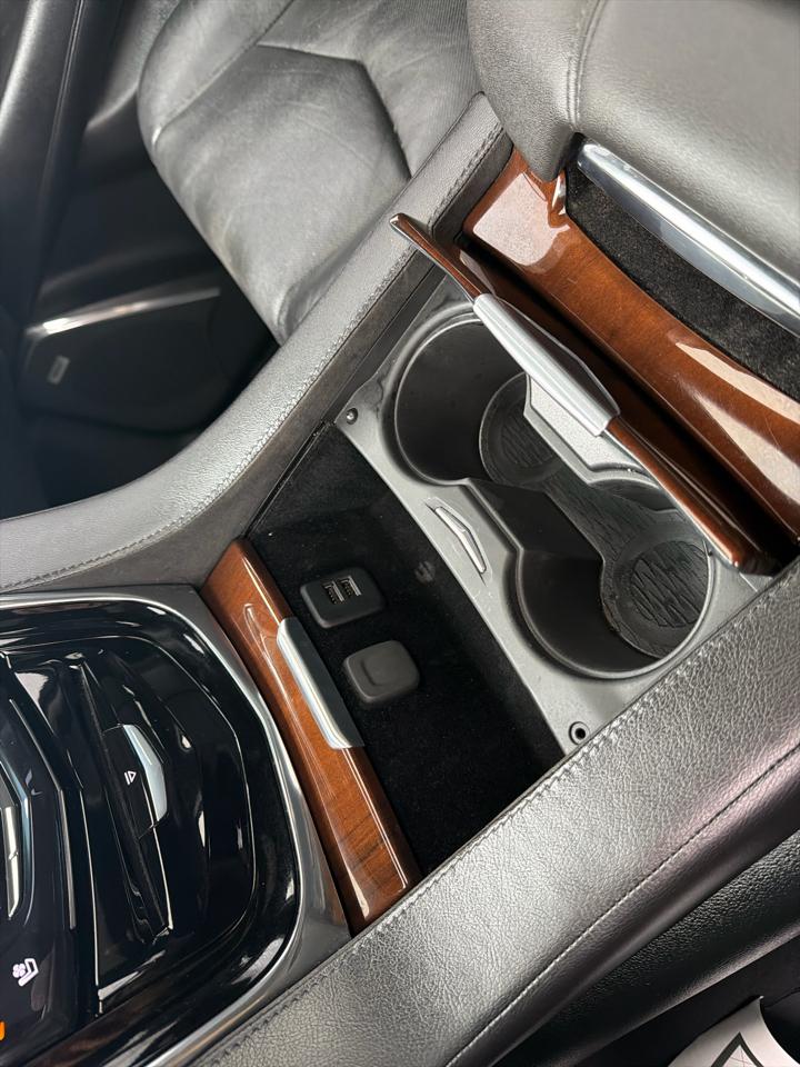 Cadillac Escalade 4WD 4dr Luxury 2015