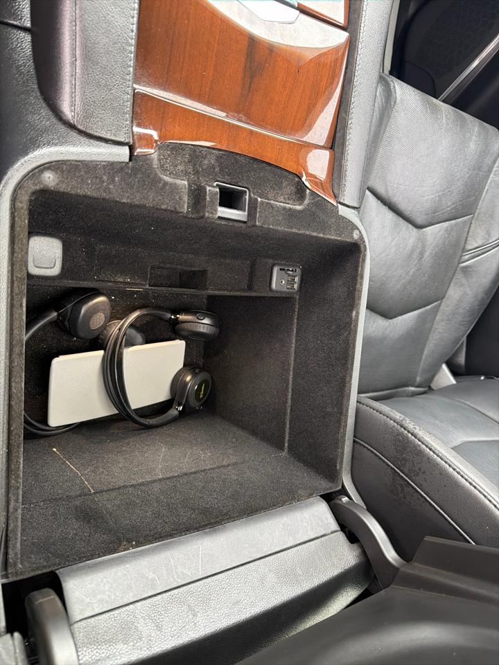 Cadillac Escalade 4WD 4dr Luxury 2015