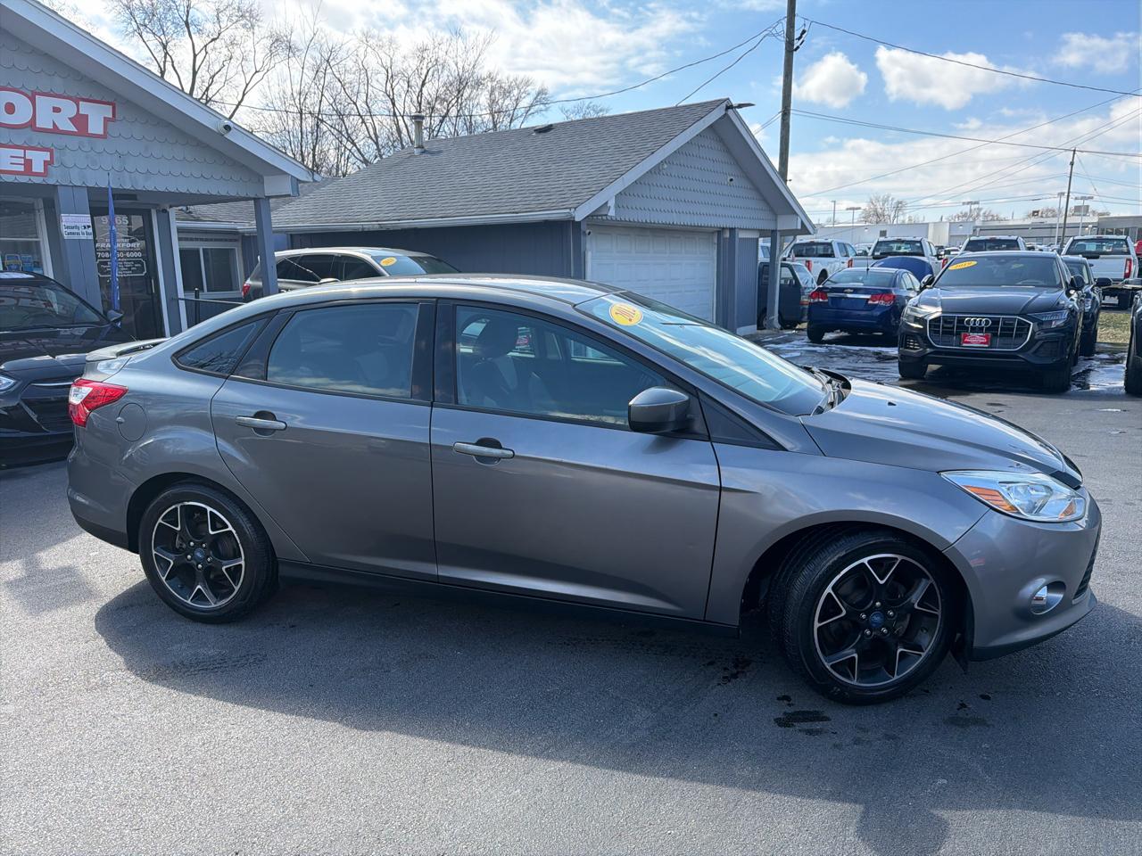 Ford Focus 4dr Sdn SE 2012