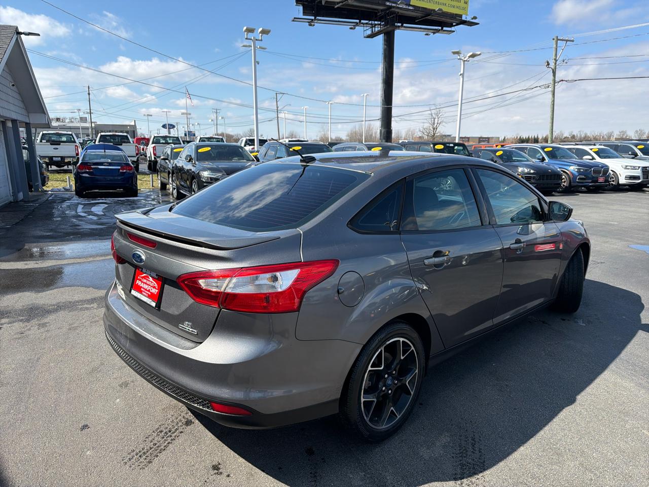 Ford Focus 4dr Sdn SE 2012