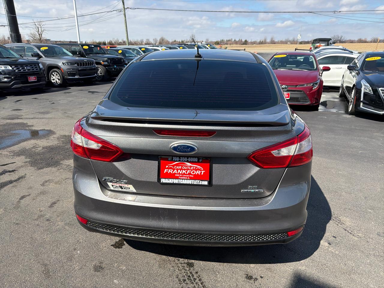 Ford Focus 4dr Sdn SE 2012