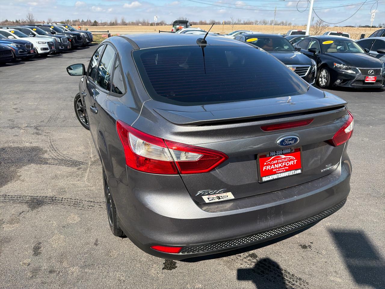 Ford Focus 4dr Sdn SE 2012