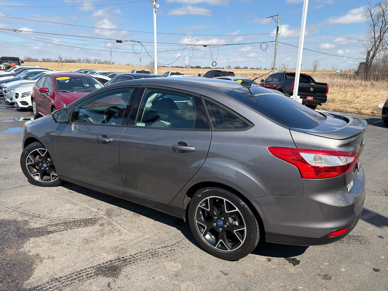 Ford Focus 4dr Sdn SE 2012