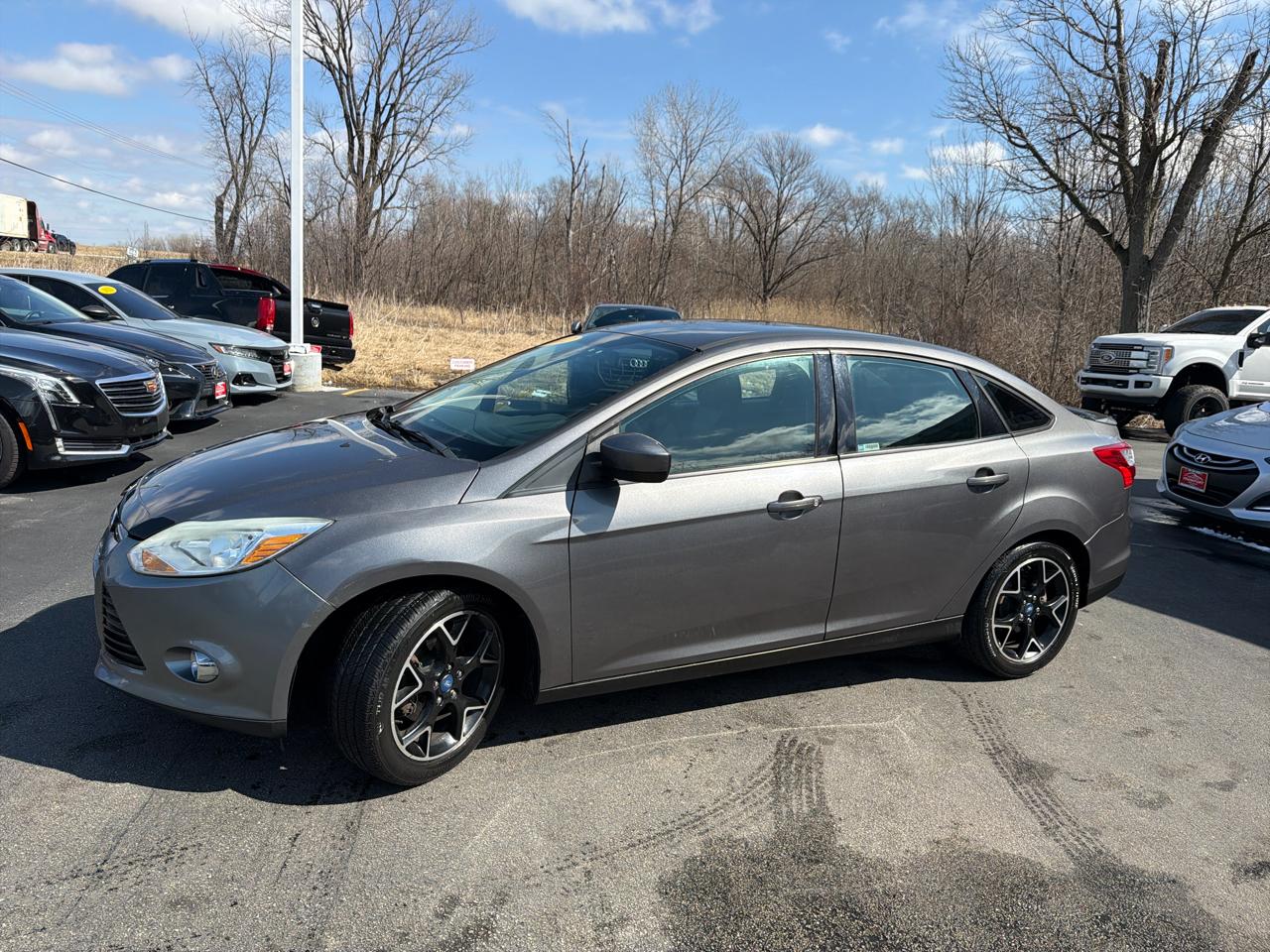 Ford Focus 4dr Sdn SE 2012