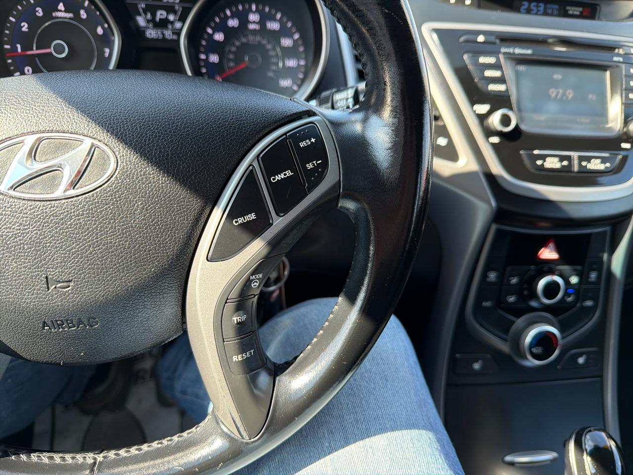 Hyundai Elantra 4dr Sdn Auto Limited (Alabama Plant) 2015