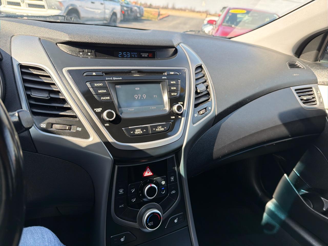 Hyundai Elantra 4dr Sdn Auto Limited (Alabama Plant) 2015